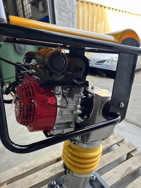 Вибротрамбовка 70 кг, 20 кН (Honda), чугунный корпус TOR RM-80
