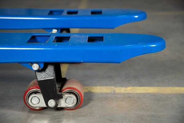 Тележка гидравлическая низкопрофильная 65 мм  3000 кг 1150 мм полиуретановые колеса TOR RHP