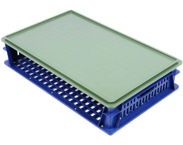 Пластиковый лоток 740х465х145 трехбортный перфорированный